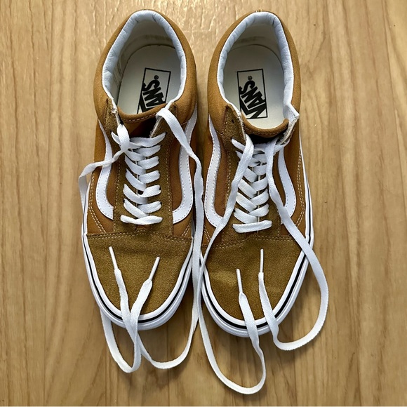 Vans Old Skool Shoes - Picture 2 of 8